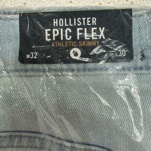NWT Men’s Hollister Athletic Skinny light wash jeans with Epic Flex
